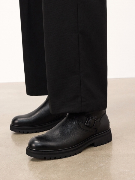 Botas negras de piel para hombre con hebillas y cremallera ILLTES