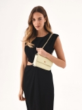 Bolso de cadena rígida color crema ELTA