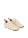 Zapatillas con cordones en color blanco roto BRETTY