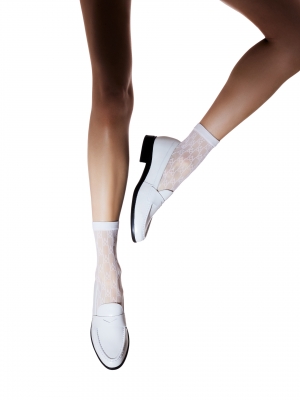 Calcetines blancos finos