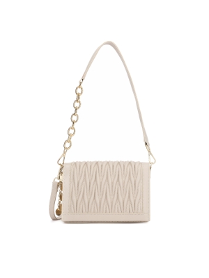 Bolso de piel con drapeado decorativo en la solapa