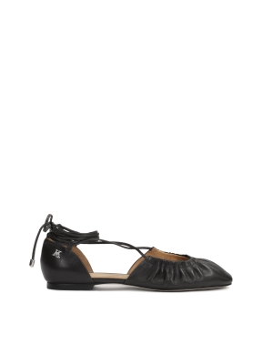 Bailarinas negras con empeine abierto