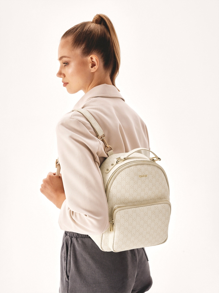 Mochila estampada en color neutro DOT