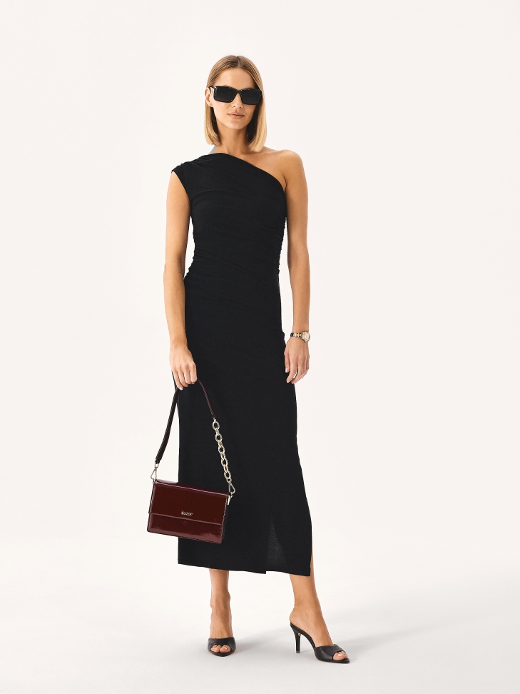 Bolso granate con solapa y correa de cadena JONNA 