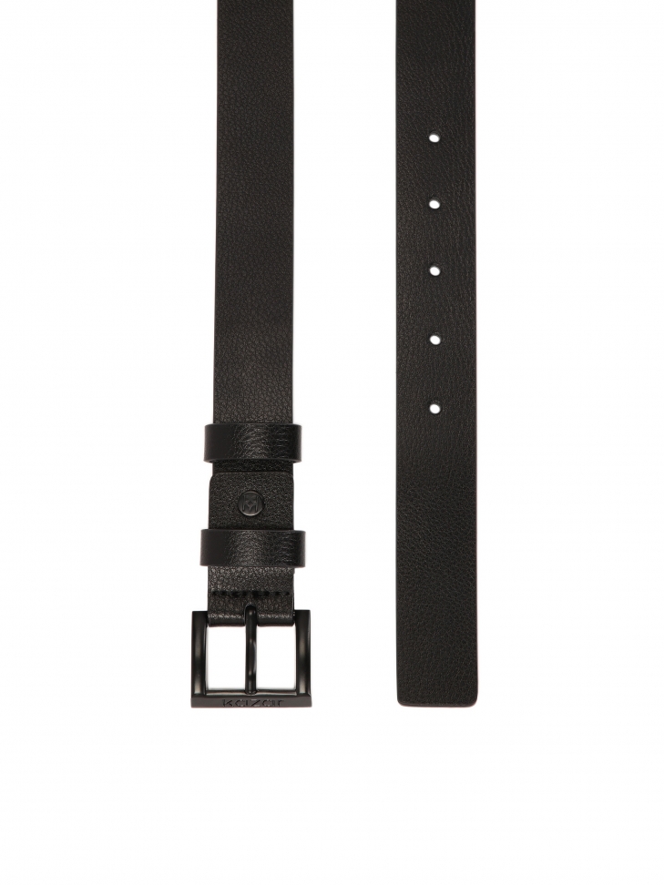 Cinturón negro con una textura característica parecida a la de los guisantes  MOCA