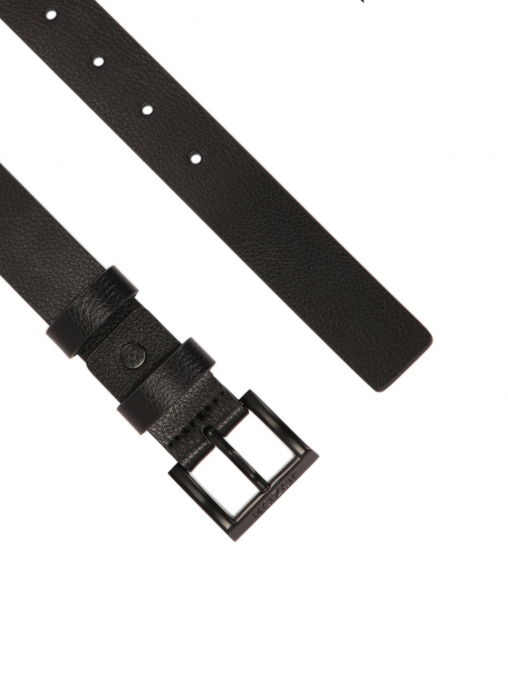 Cinturón negro con una textura característica parecida a la de los guisantes  MOCA