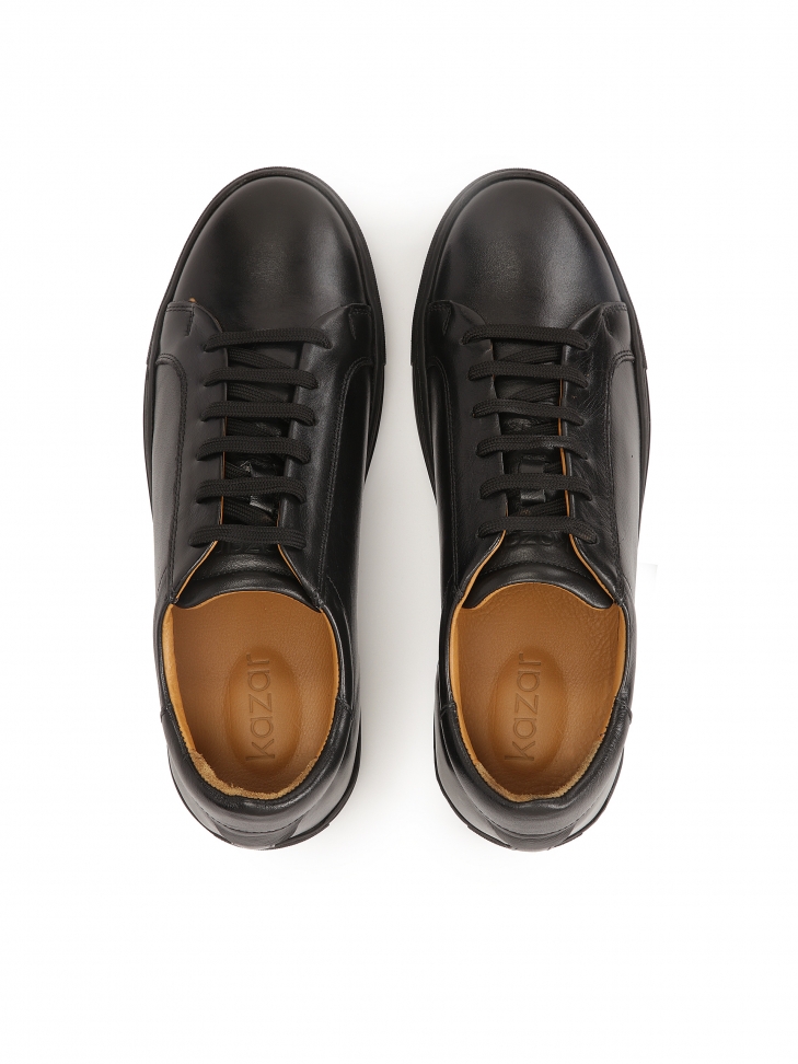 Zapatillas minimalistas de piel negra CASPEROS