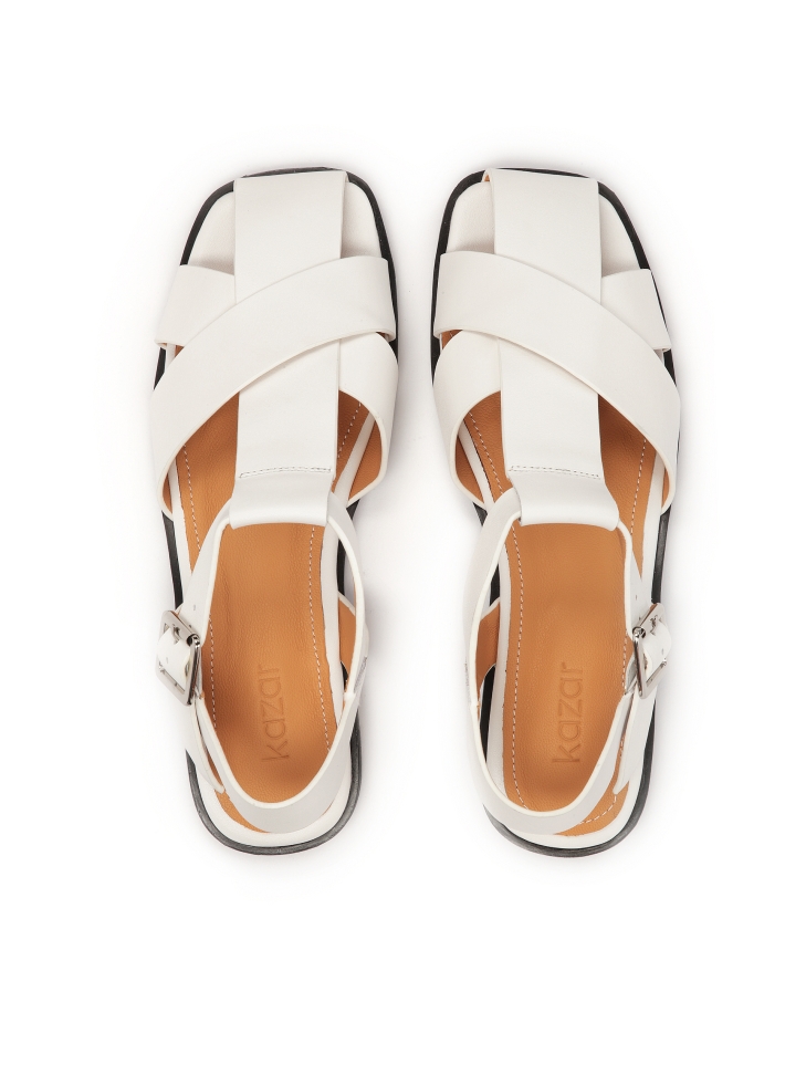 Sandalias blancas con una tira que ensombrece los dedos de los pies MANORI