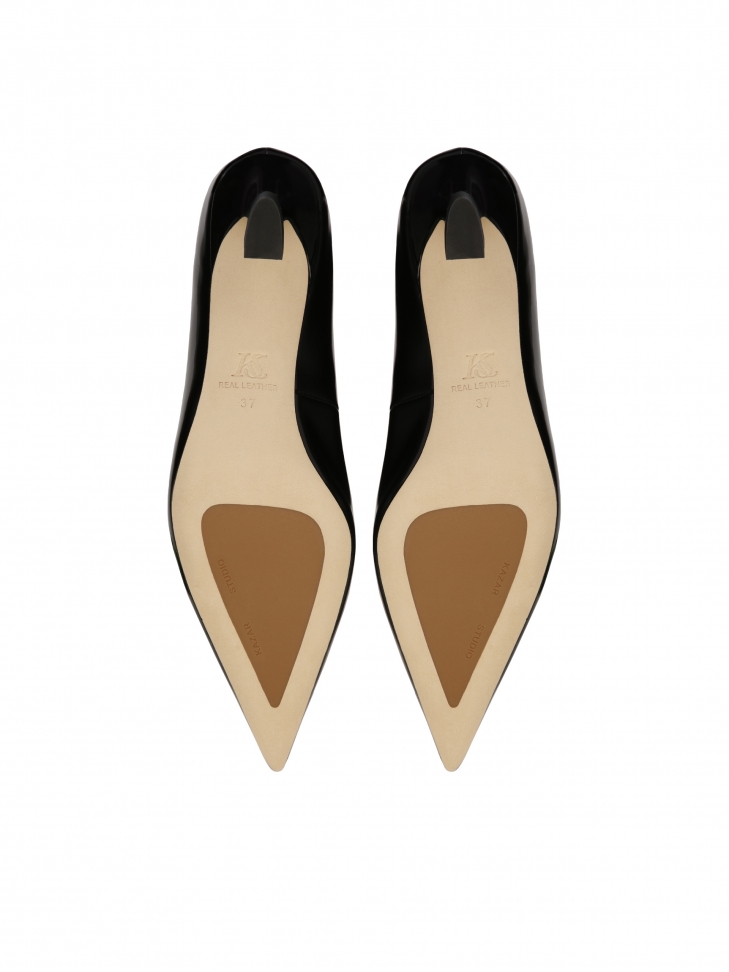 Zapatos de salón negros con punta y tacón inclinado KS AMELIE