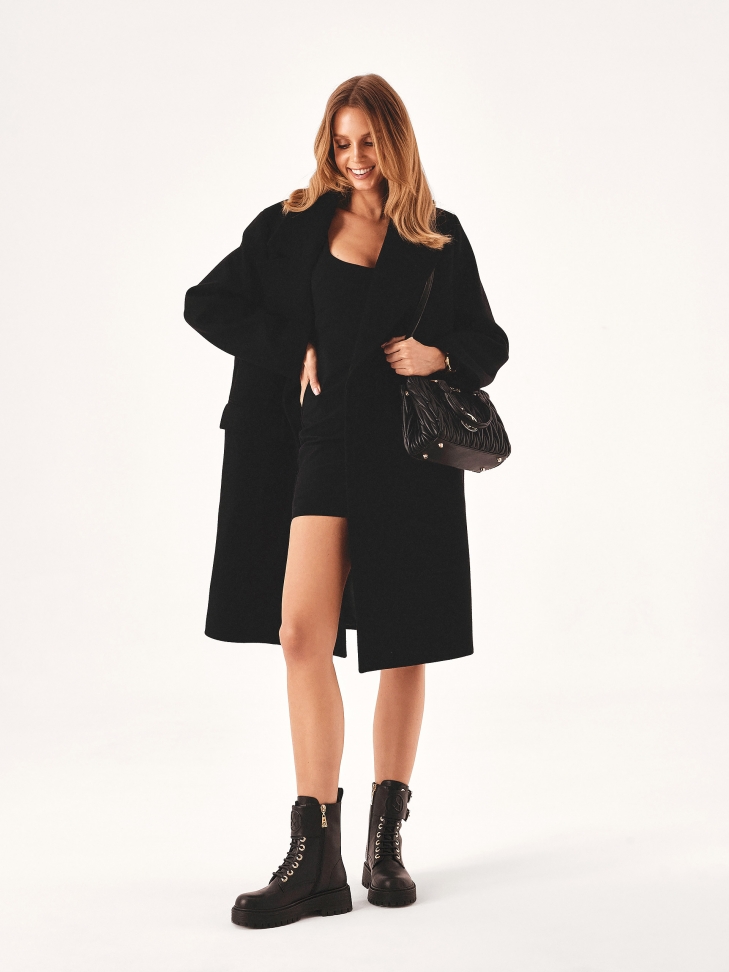 Llamativo bolso negro con dos asas y correa SAMIA