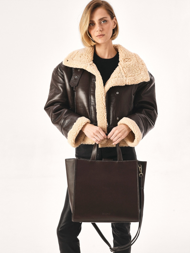 Bolso minimalista marrón  DEBI