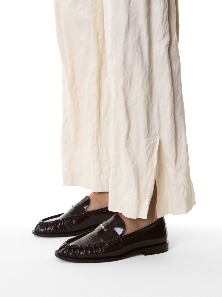 Zapatos marrón oscuro con raya transversal KS OLZA