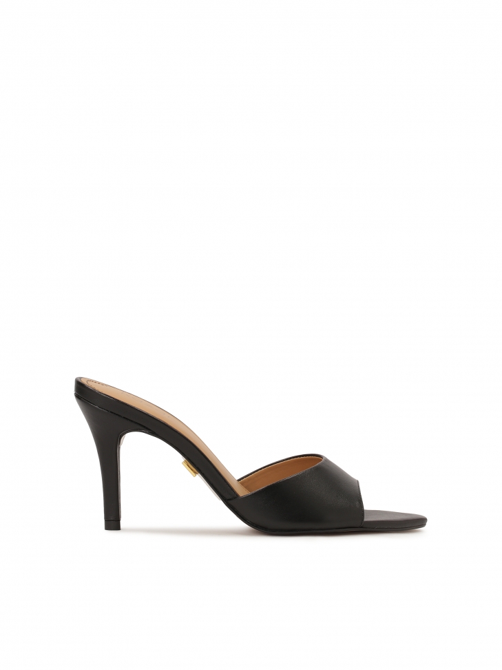 Mules negros con correa ancha KIMBERLEY