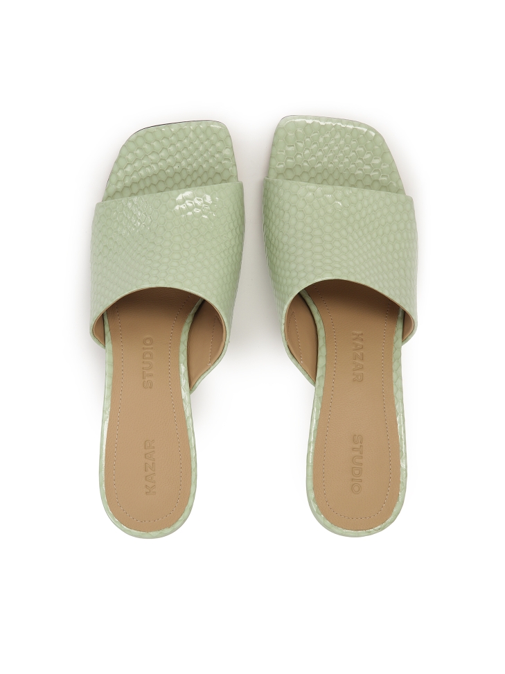 Mules en charol repujado con tacón a la moda KS CORNELIE