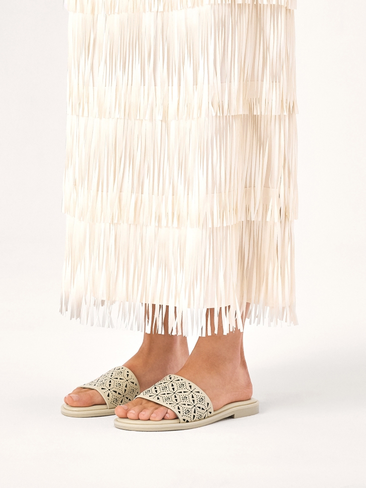 Chanclas de color crema con tira ancha de estampado fino JOVITE