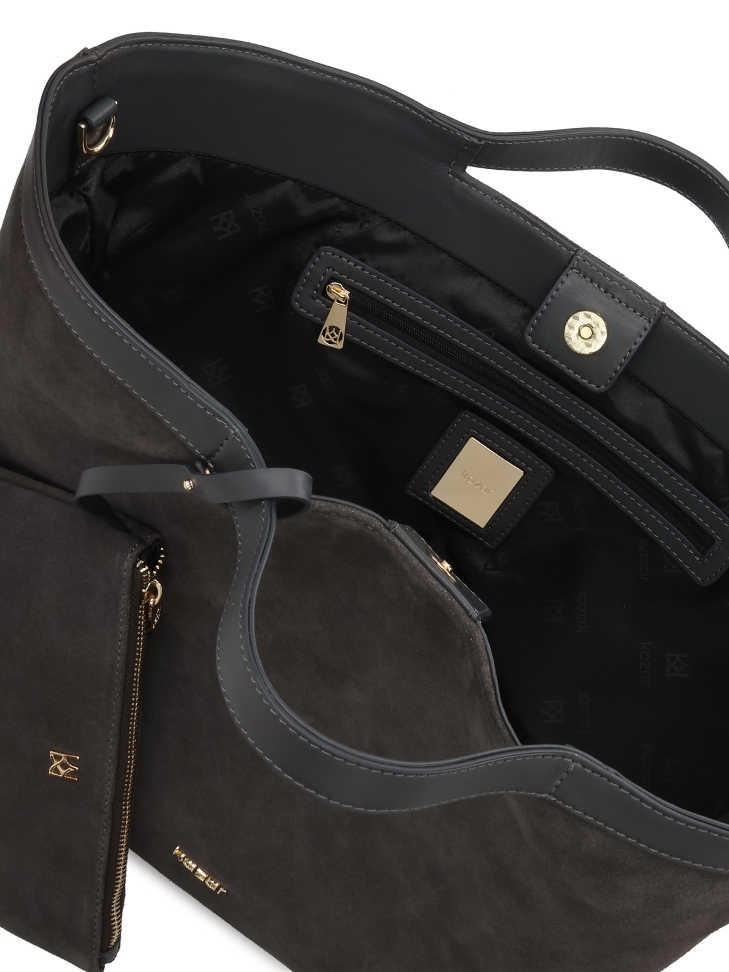 Bolso grande realizado en una combinación de ante y piel natural RILEY