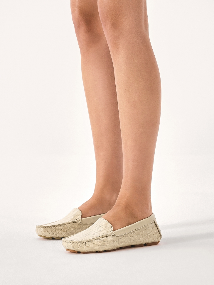 Mocasines de piel repujada beige BREANA