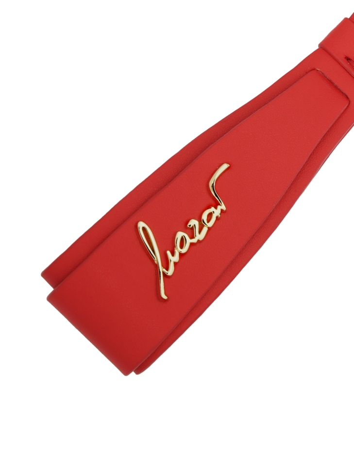 Llavero rojo con el exclusivo logotipo dorado de KAZAR LAINEY