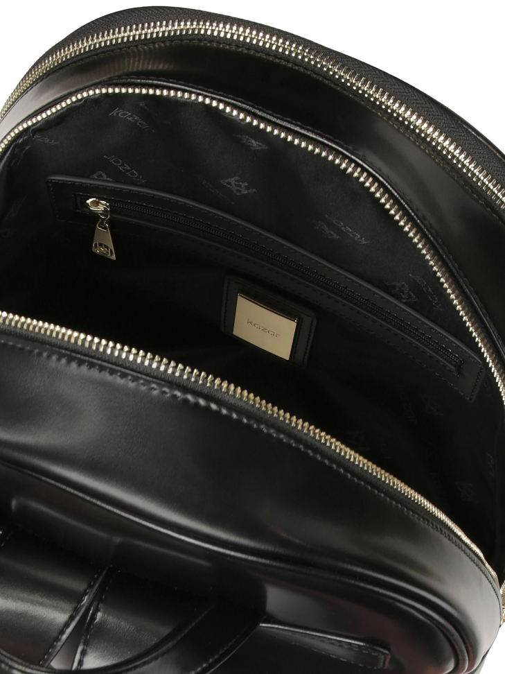 Mochila de piel negra con bolsillo delantero OAKLYNN