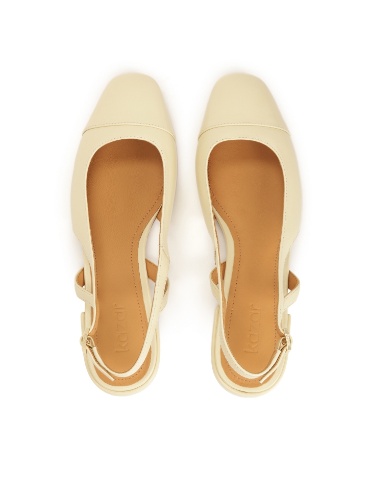 Bombas de color crema con parte superior de corte fino BRIZA