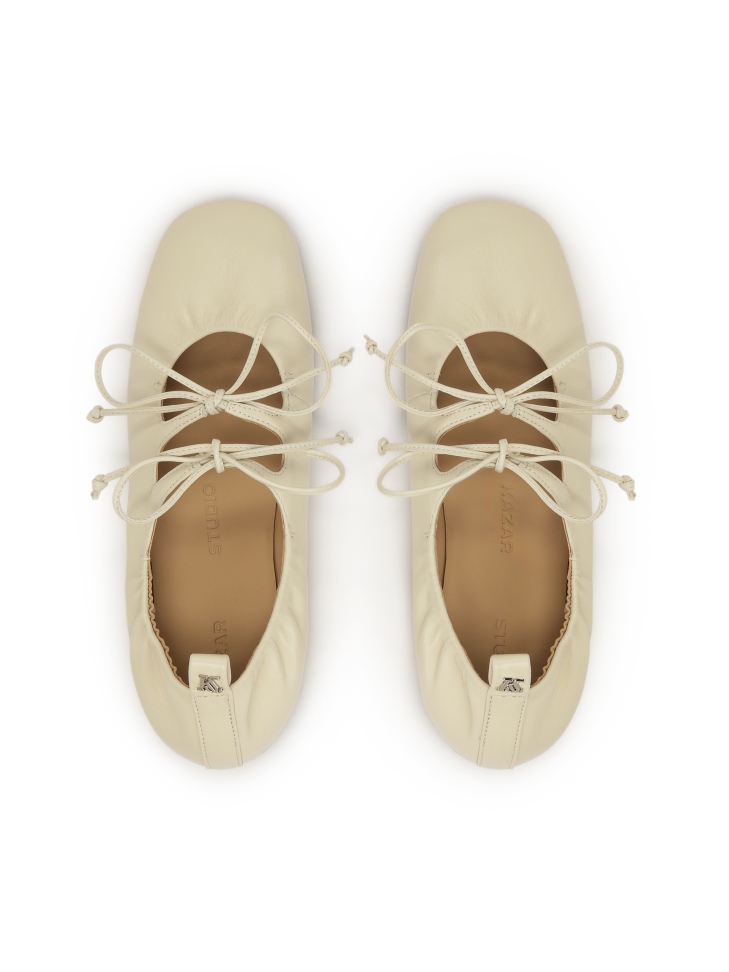 Bailarinas en piel suave de color blanco  KS AVRIL