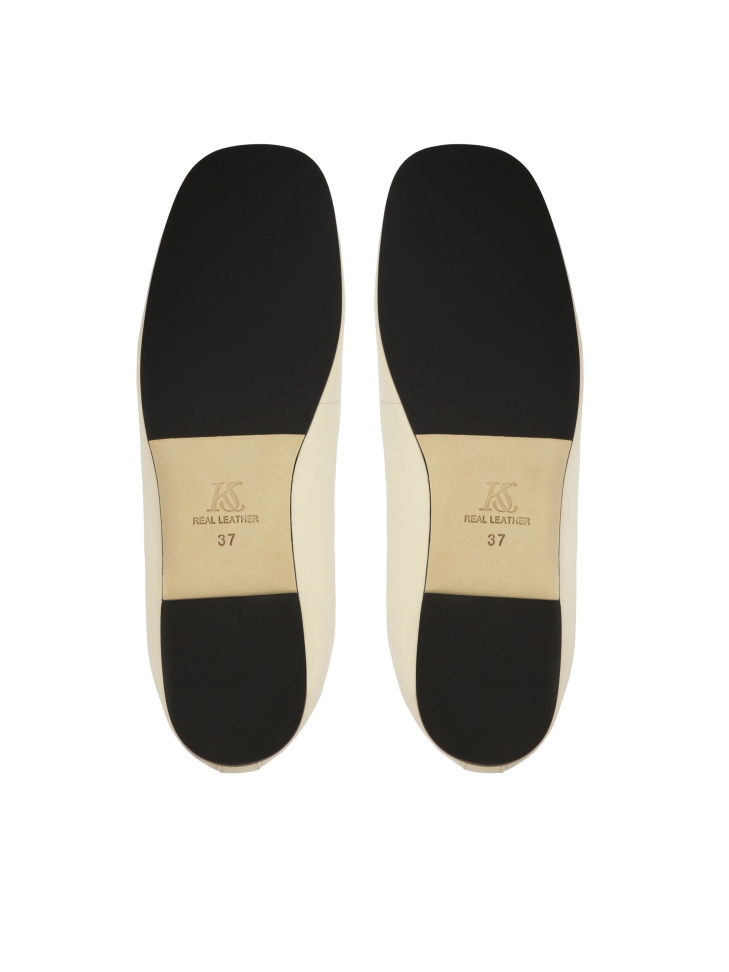 Bailarinas en piel suave de color blanco  KS AVRIL