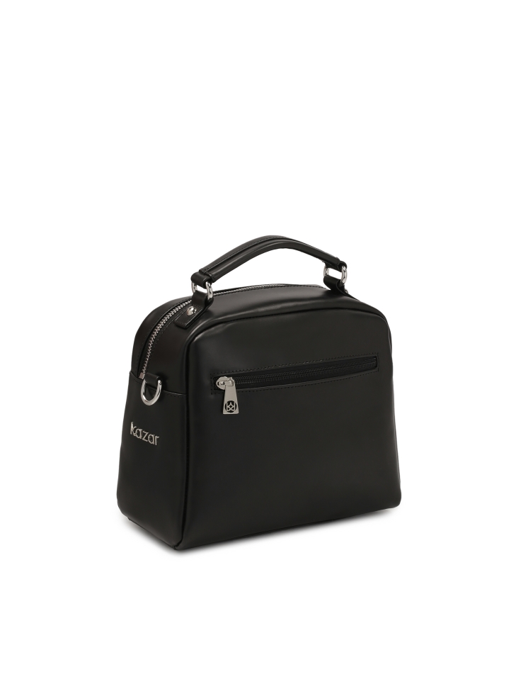 Bolso negro decorado con remaches plateados NASIRA