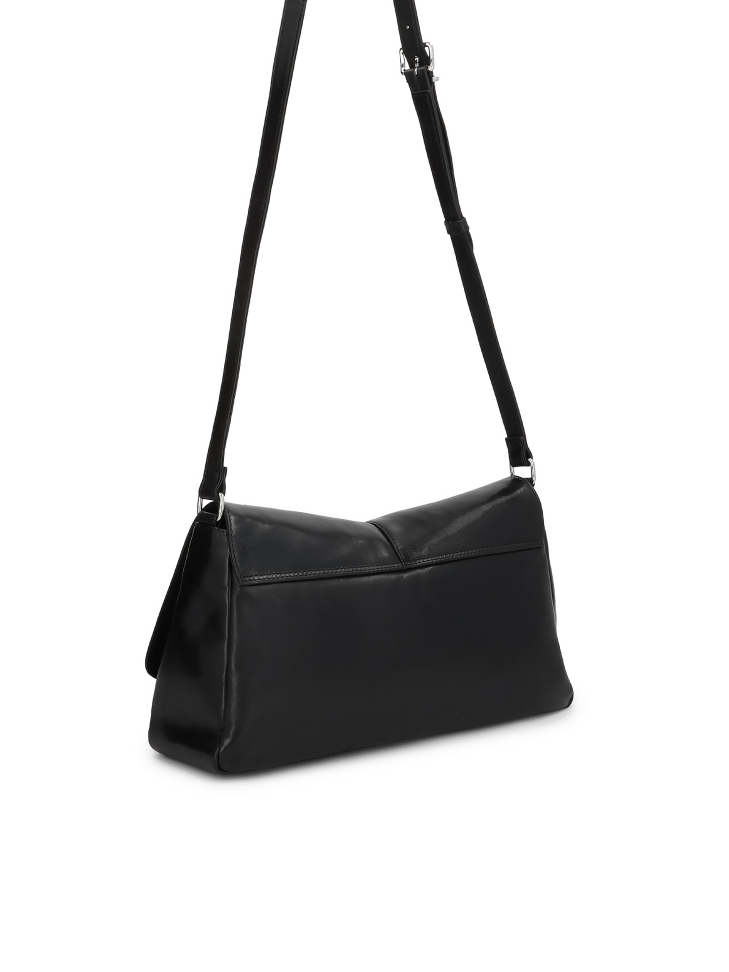 Bolso negro con correa SOLEVIE