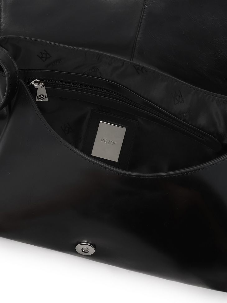 Bolso negro con correa SOLEVIE